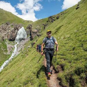 Vandring i vacker natur mot Elbrus