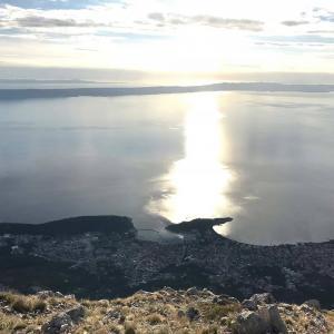 Utsikt från Sveti Jure mot Adratiska havet i Kroatien